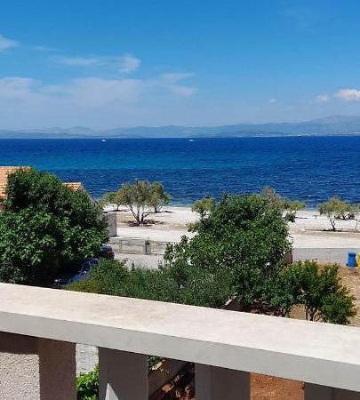 Apartments Zvonimir,Place By The Sea Mirca  Luaran gambar