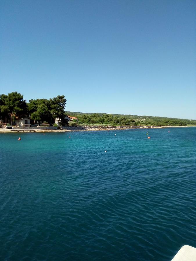Apartments Zvonimir,Place By The Sea Mirca  Luaran gambar