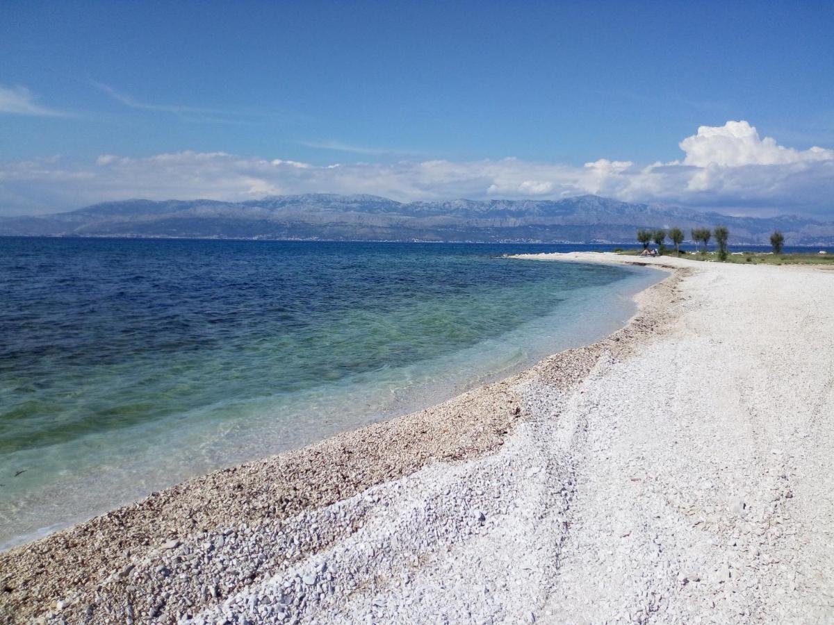 Apartments Zvonimir,Place By The Sea Mirca  Luaran gambar