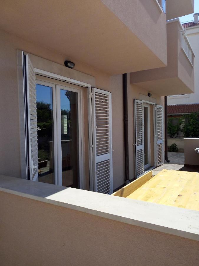 Apartments Zvonimir,Place By The Sea Mirca  Luaran gambar