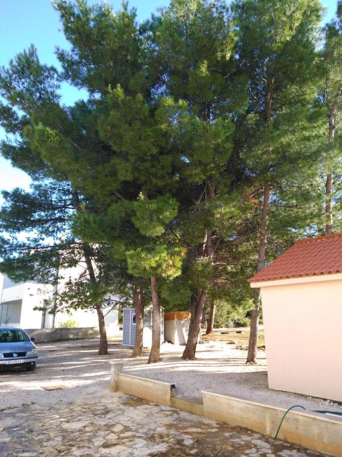 Apartments Zvonimir,Place By The Sea Mirca  Luaran gambar