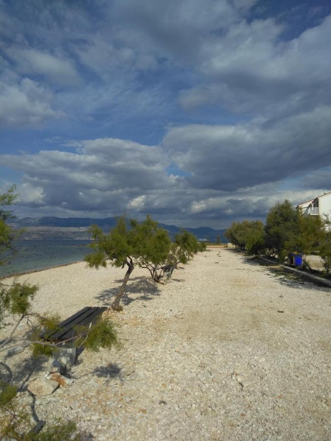 Apartments Zvonimir,Place By The Sea Mirca  Luaran gambar
