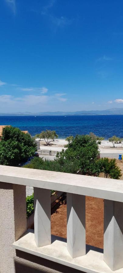 Apartments Zvonimir,Place By The Sea Mirca  Luaran gambar