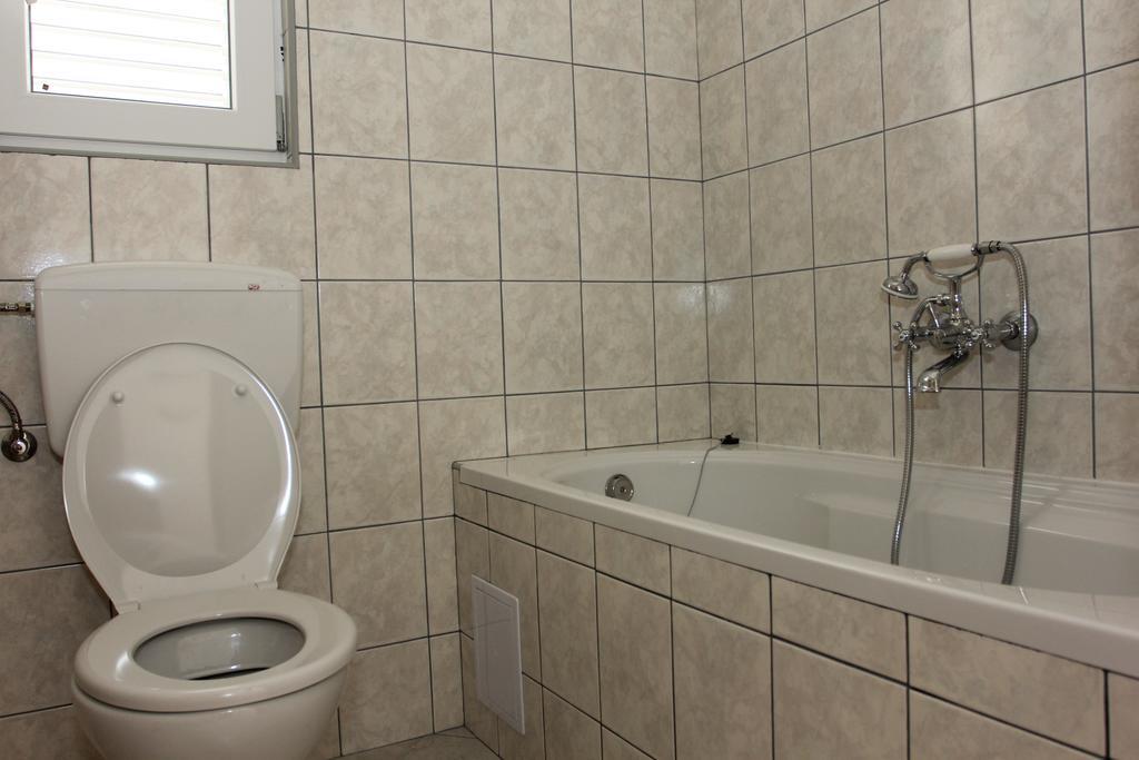 Apartments Zvonimir,Place By The Sea Mirca  Luaran gambar