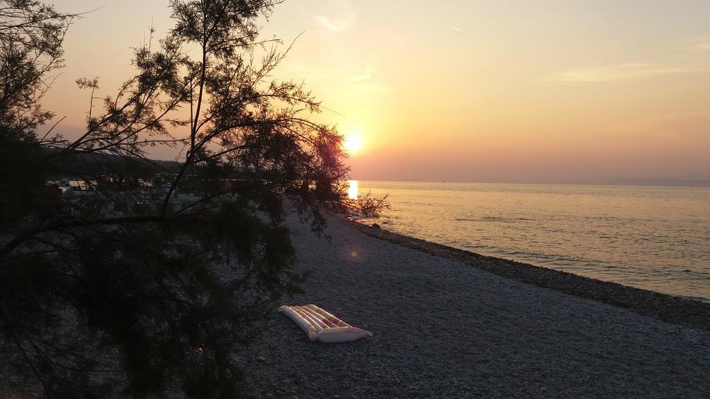 Apartments Zvonimir,Place By The Sea Mirca  Luaran gambar