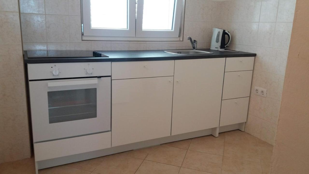 Apartments Zvonimir,Place By The Sea Mirca  Luaran gambar