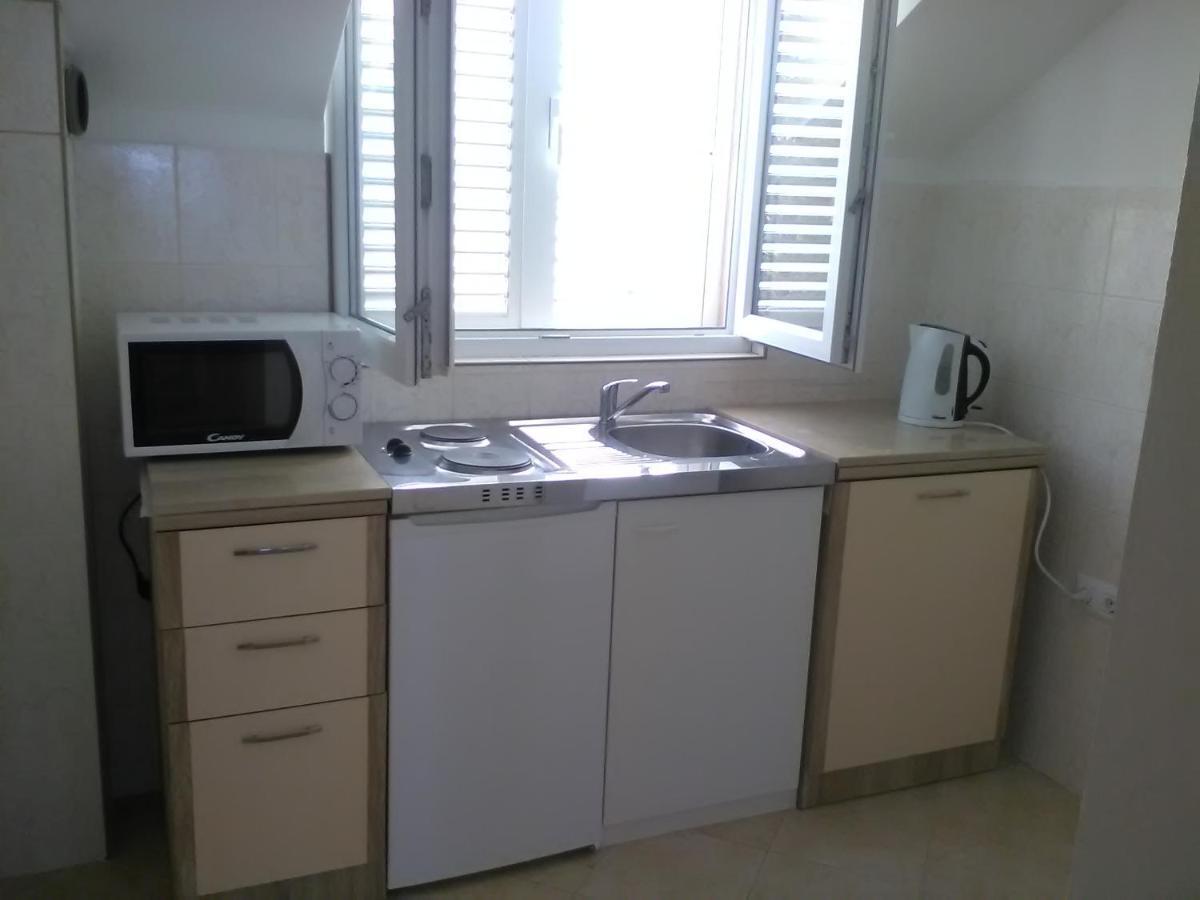 Apartments Zvonimir,Place By The Sea Mirca  Luaran gambar