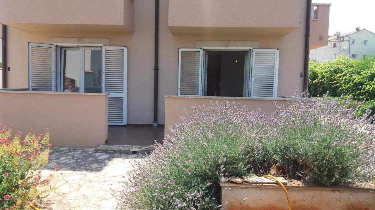 Apartments Zvonimir,Place By The Sea Mirca  Luaran gambar